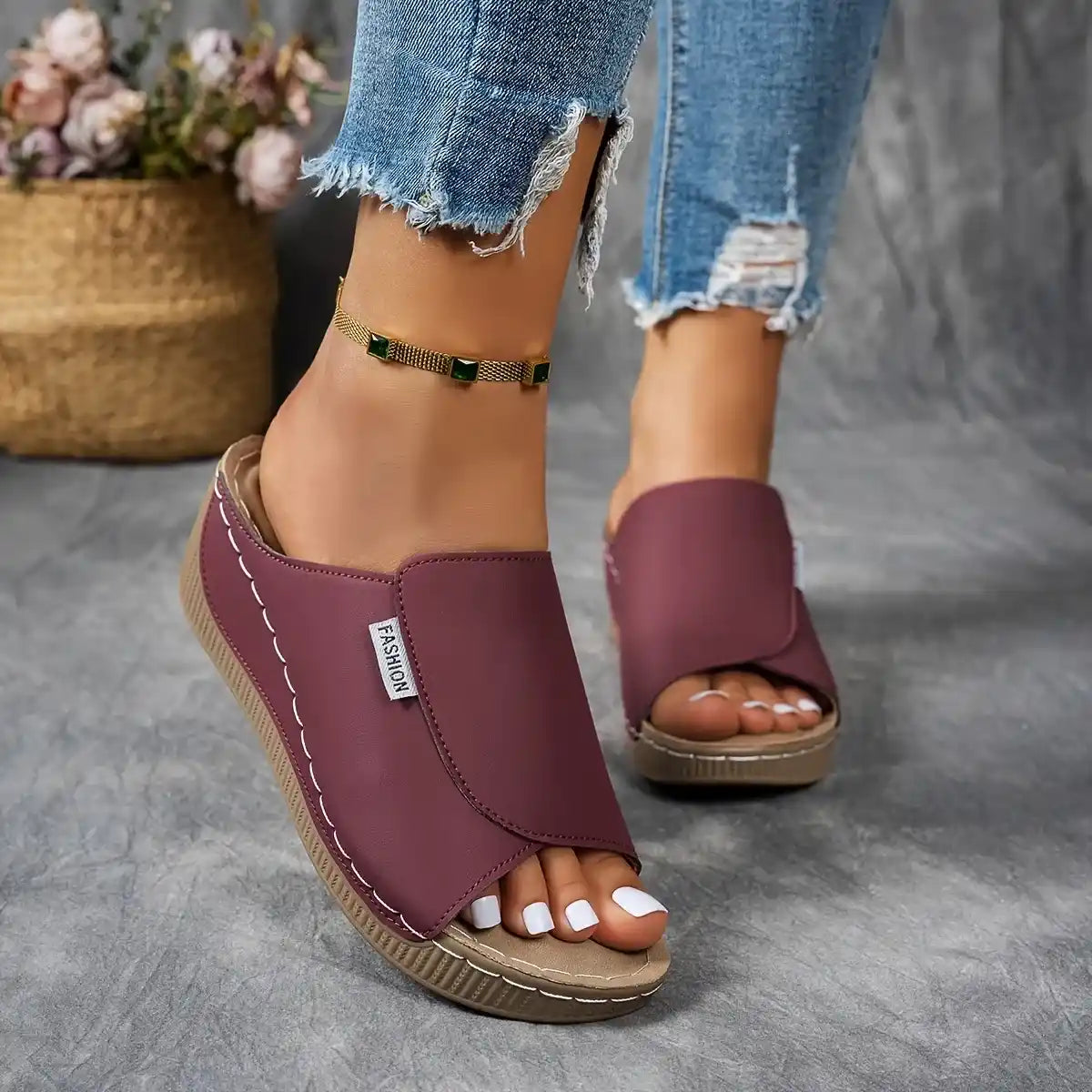 Women's Comfortable Thick Sole Arch Support Leather Slippers