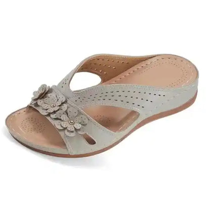 Wedge-heeled Thick-soled Hollow Rivet Flower Slippers