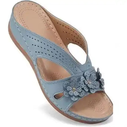 Wedge-heeled Thick-soled Hollow Rivet Flower Slippers