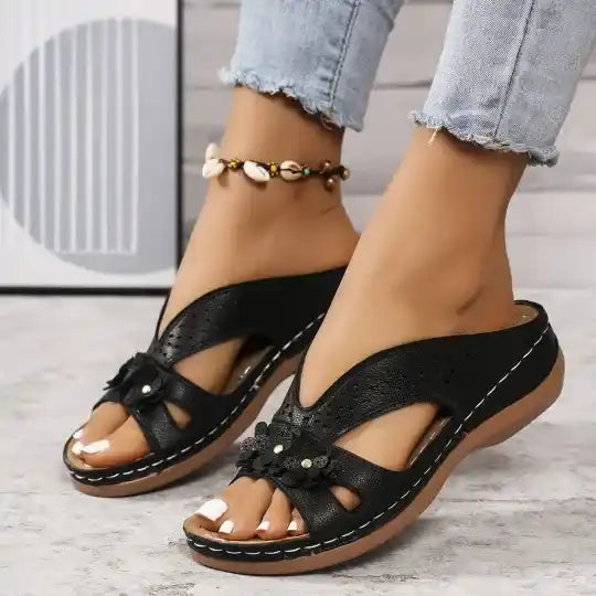 Wedge-heeled Thick-soled Hollow Rivet Flower Slippers