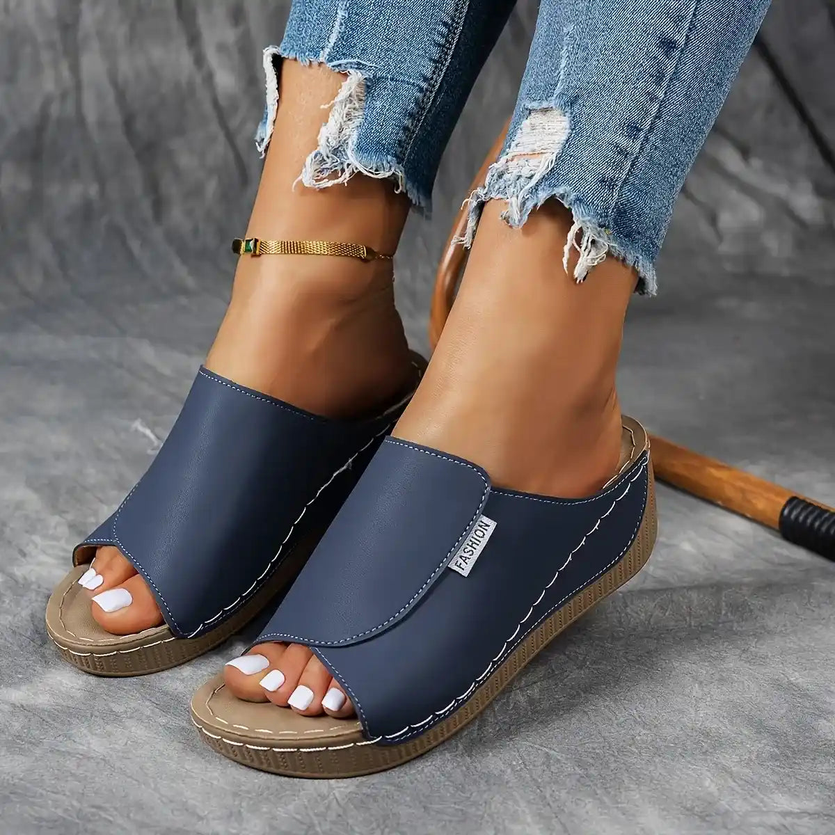 Women's Comfortable Thick Sole Arch Support Leather Slippers