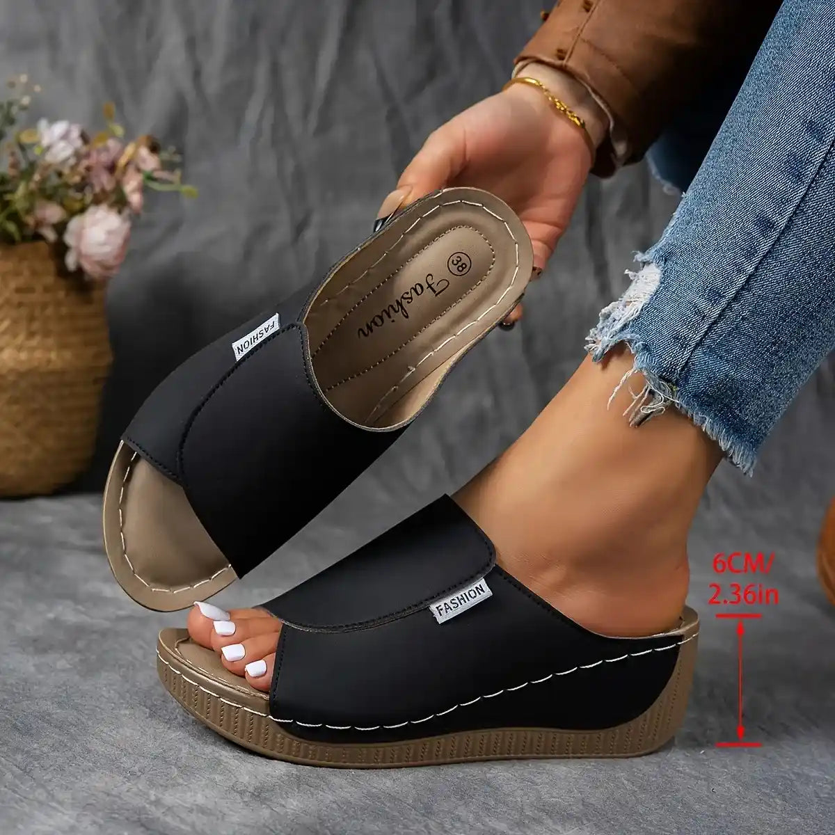 Women's Comfortable Thick Sole Arch Support Leather Slippers