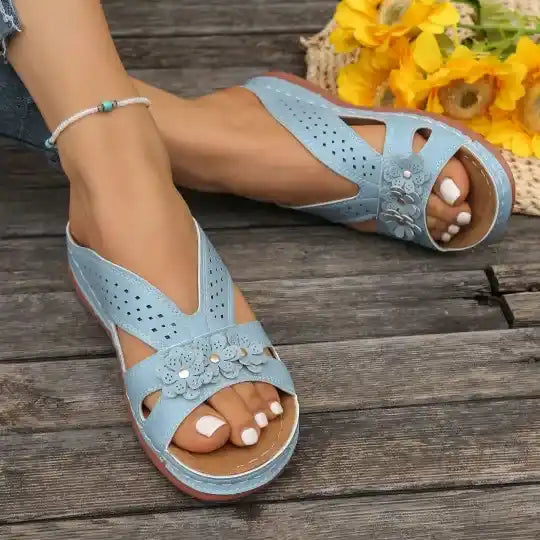 Wedge-heeled Thick-soled Hollow Rivet Flower Slippers